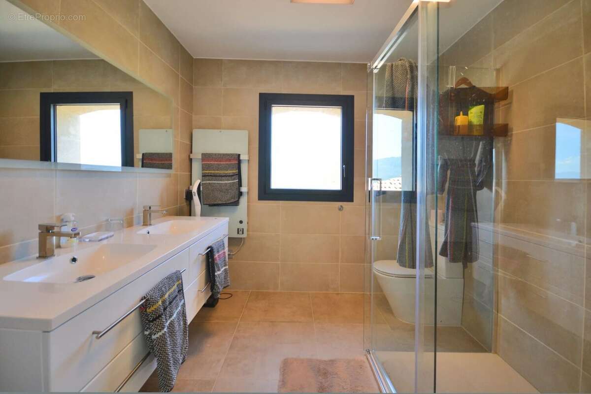 Maison à MOUGINS