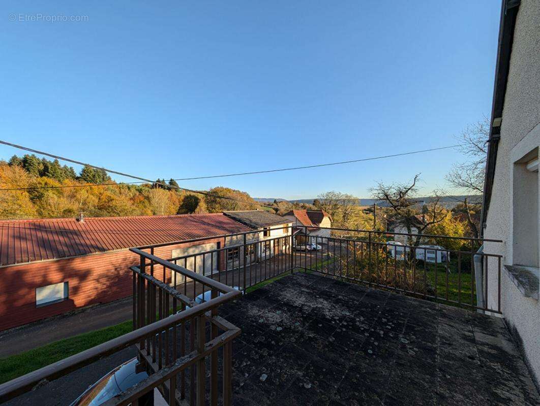 Maison à FONTAINE-LES-CLERVAL