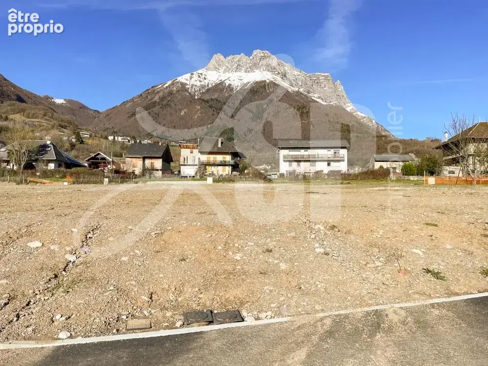 Terrain viabilisé (Lot 11)
