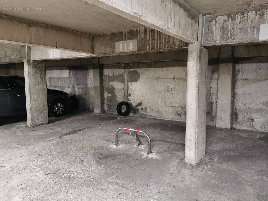 Parking à PARIS-19E