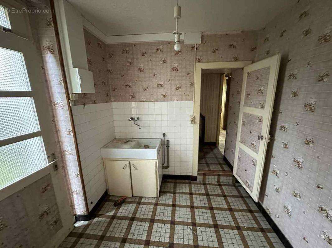 Maison à SAINT-COSME-EN-VAIRAIS