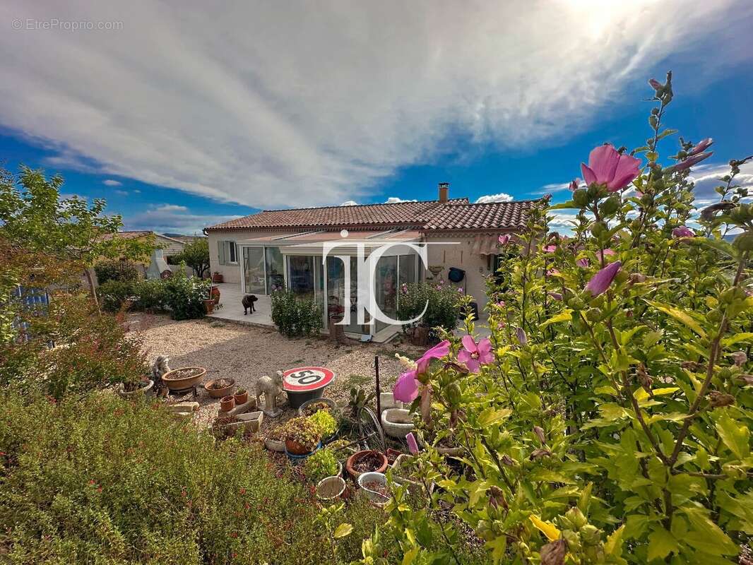 Maison à SAINT-VICTOR-DE-MALCAP