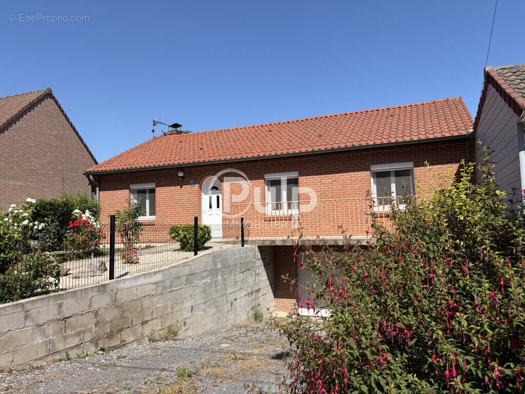 Magnifique plain pied sur sous sol complet - photo 1