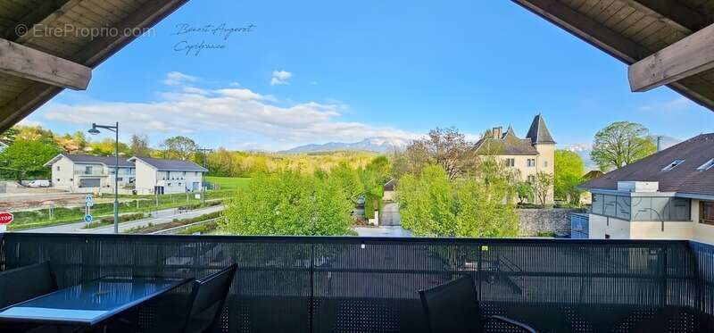 Appartement à PRINGY