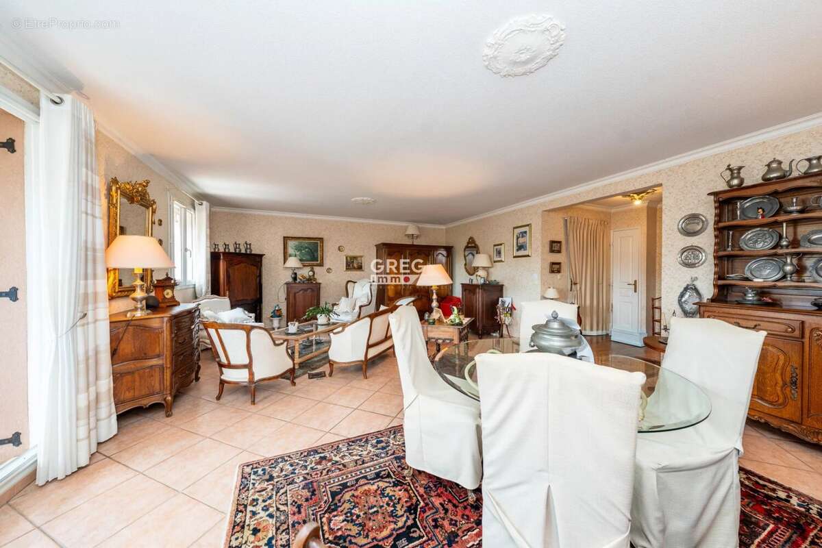 Appartement à VILLENEUVE-LOUBET