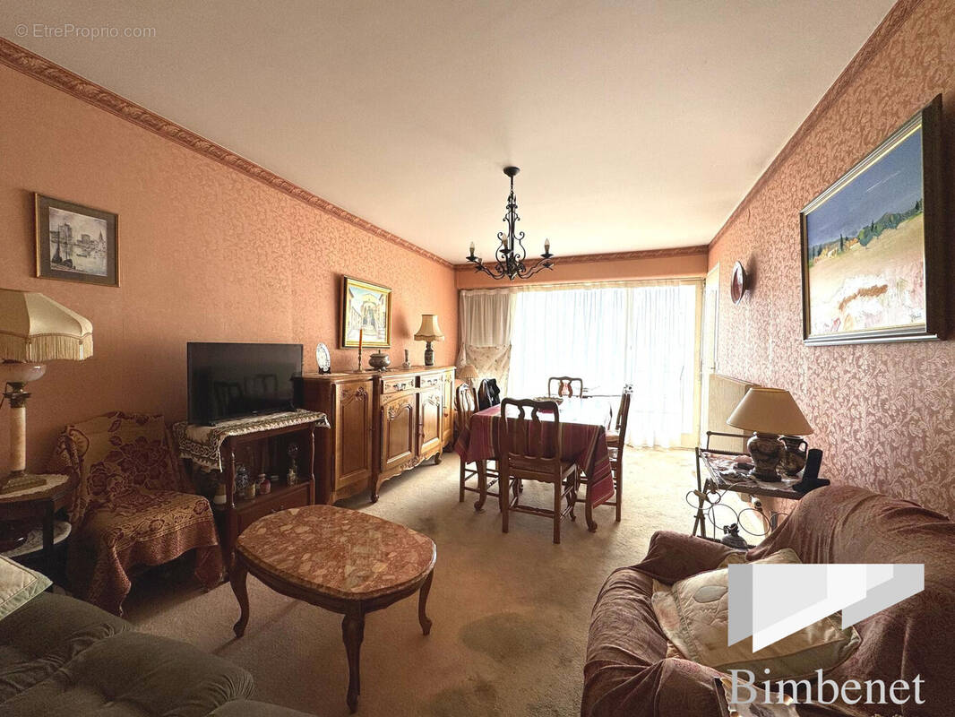 Appartement à SAINT-JEAN-DE-LA-RUELLE