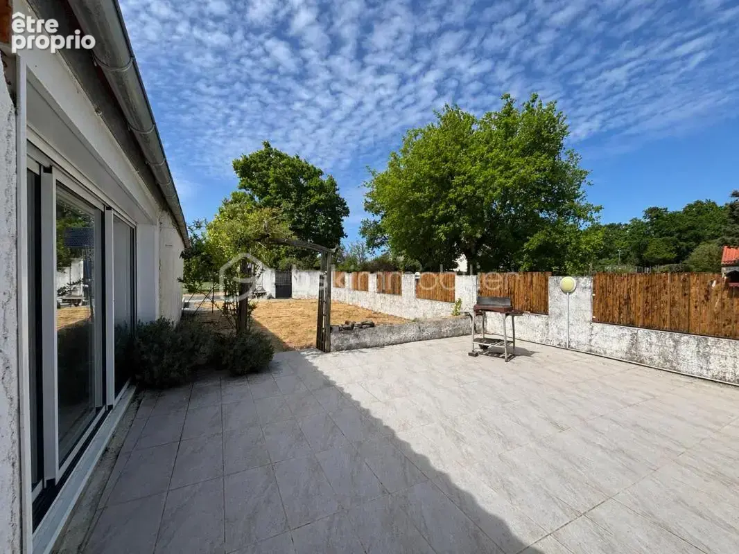 Maison en village - Travaux récents - Beau potentiel à développer - La Guyonnière (85600) - photo 3