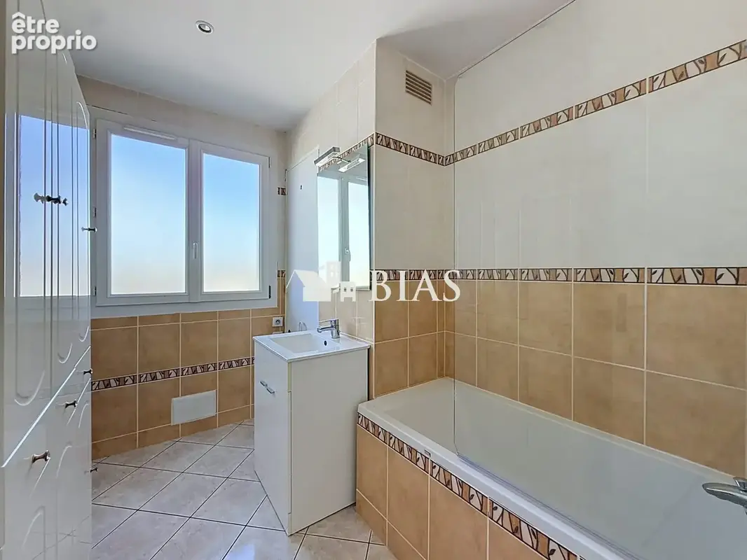 Appartement 69 m² à Evreux  - photo 9