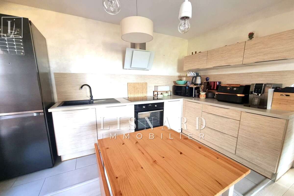 Appartement à VALLAURIS