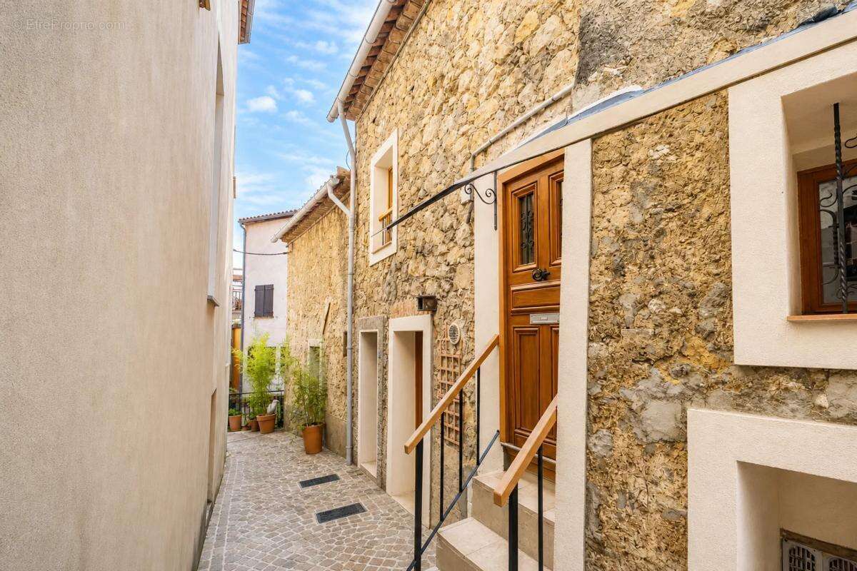 Appartement de 5 pièces de 90 m² situé à Bouyon - photo 17