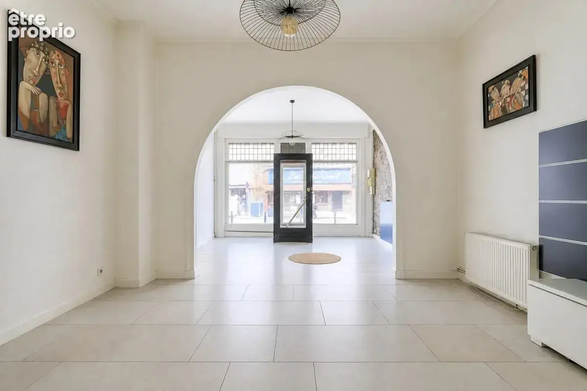 Maison de 8 pièces de 177 m² à Loos - photo 4
