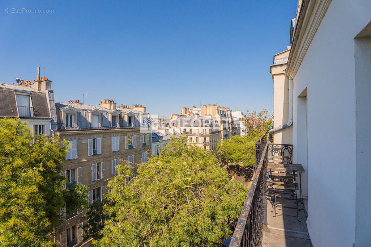 Appartement à PARIS-17E