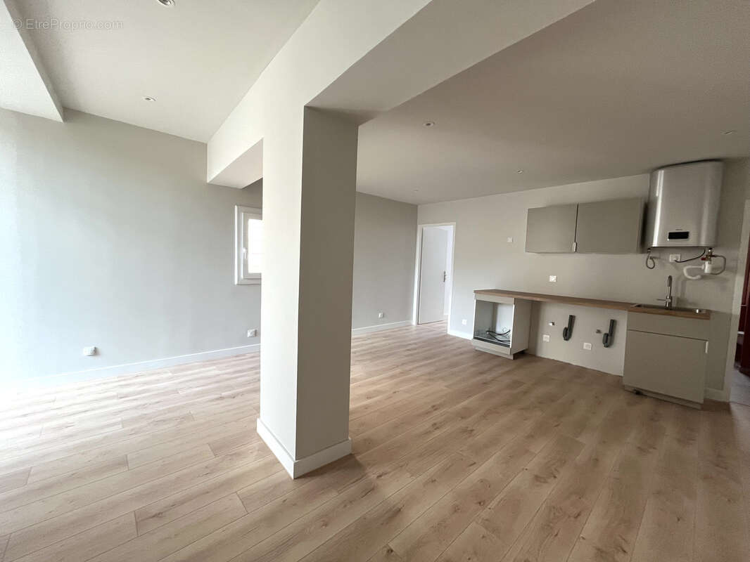 Appartement à MARSEILLE-1E