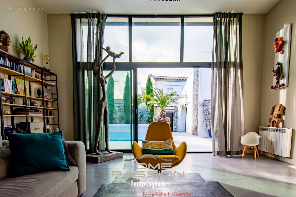 Maison à MORNAC-SUR-SEUDRE