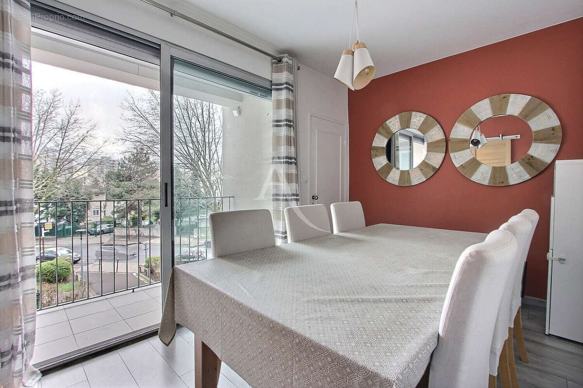 Appartement à VILLENEUVE-LA-GARENNE