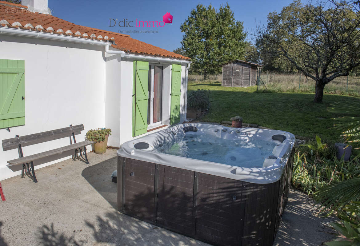 Maison à SAINT-MAIXENT-SUR-VIE