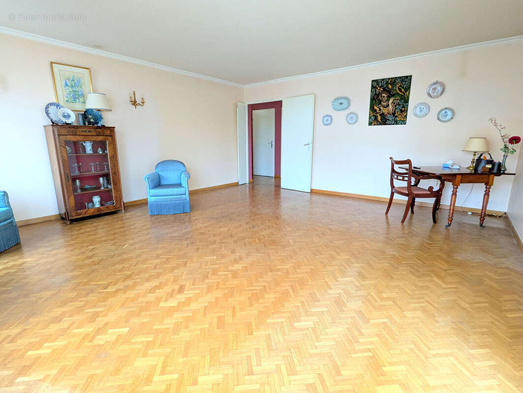 Appartement à MONTIGNY-LE-BRETONNEUX