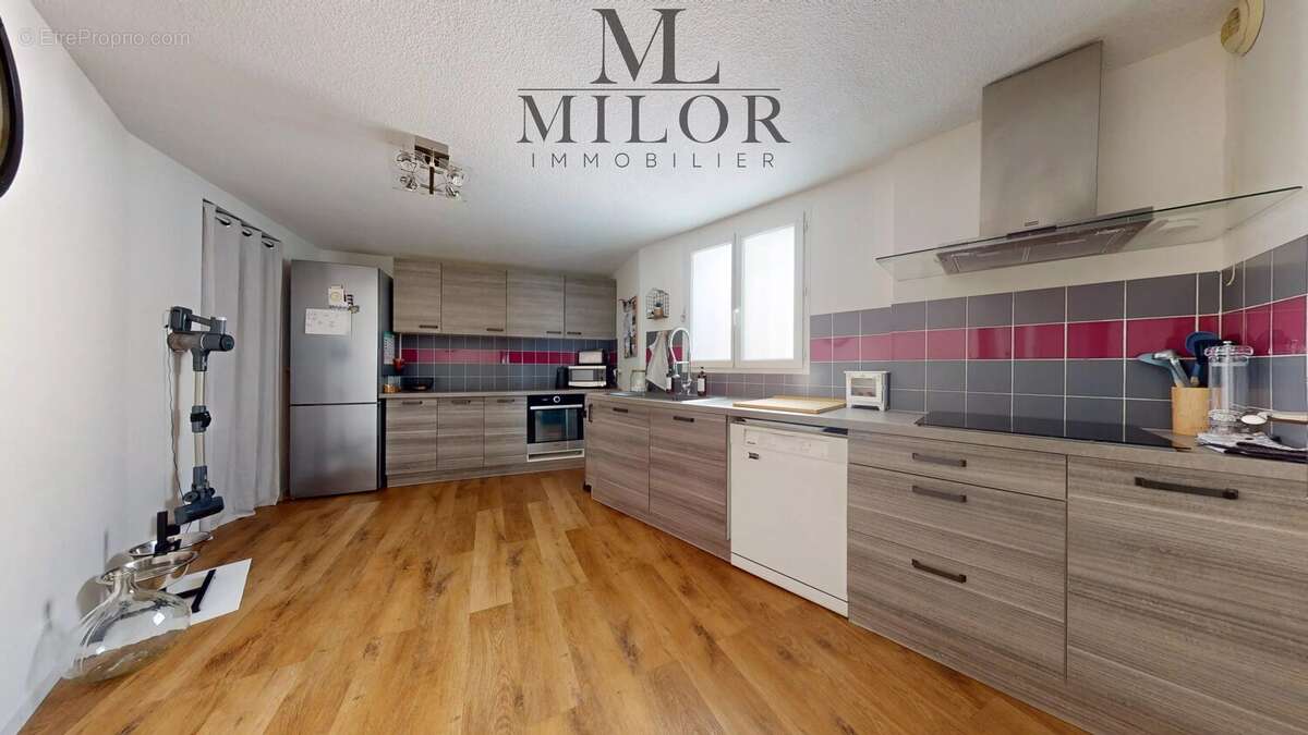 Saint-martin-du-var – dernier étage, 5 pièces avec mezzanine et deux balcons - photo 5