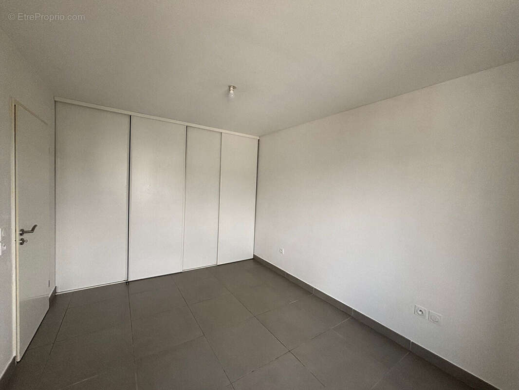 Appartement à SAINTE-GENEVIEVE-DES-BOIS