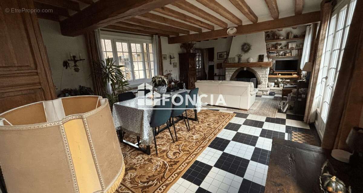 Maison à LE VAL-DAVID