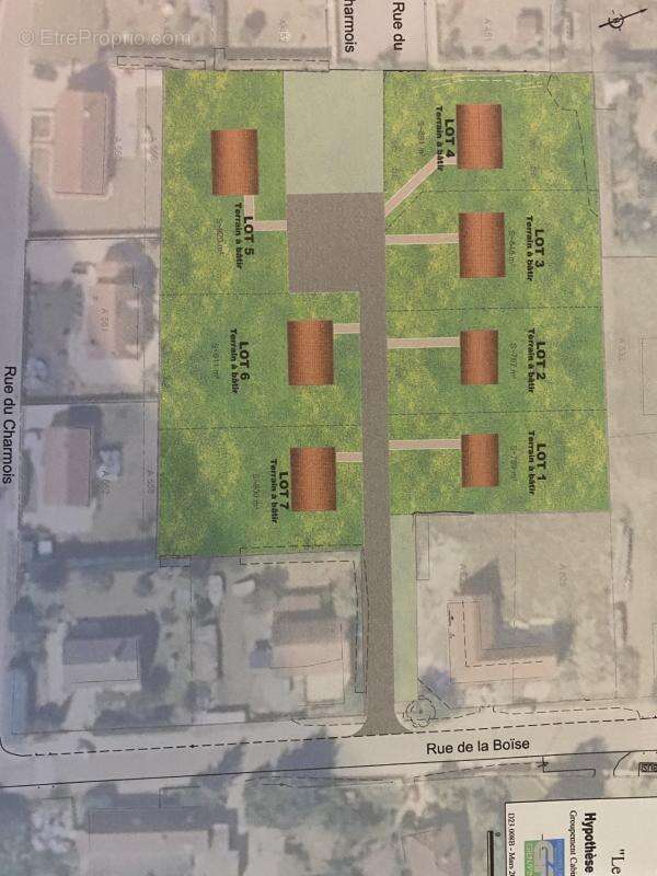 Au calme, cœur de village, terrain constructible et viabilisé de 848 m2 - photo 3
