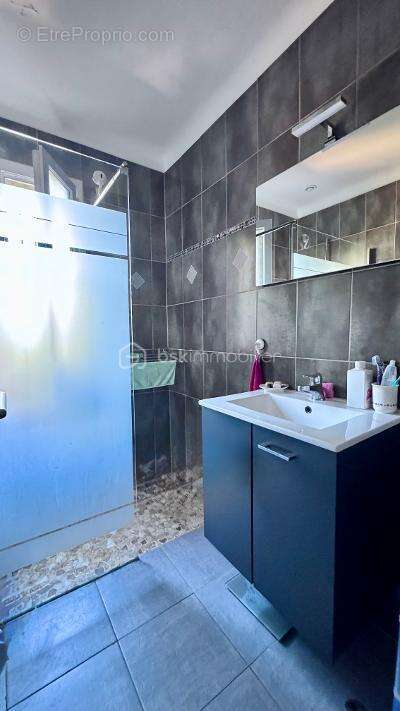 Achat Maison de plain-pied 4 chambres de 127 m² avec Terrain de 1478 m² – Piscine – Garage – Camps-la-Source (83170) - photo 14