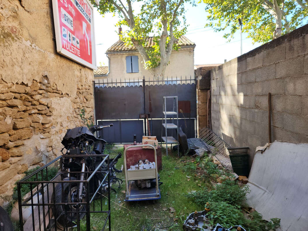 Maison à SAINTE-CECILE-LES-VIGNES