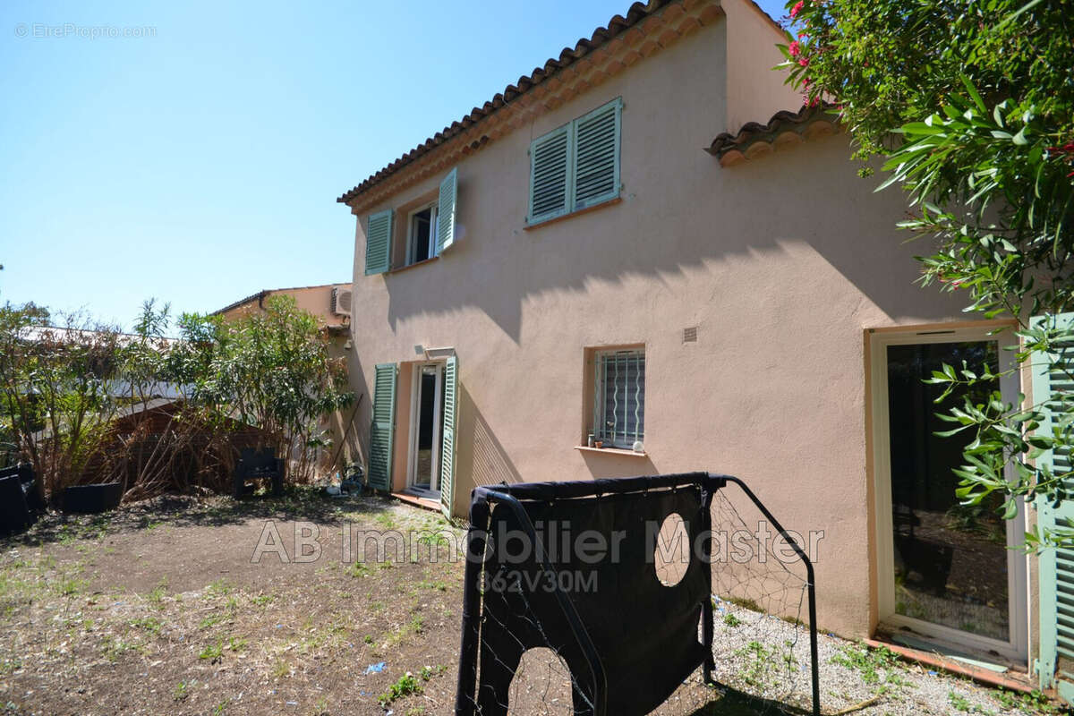 Maison à VILLENEUVE-LOUBET