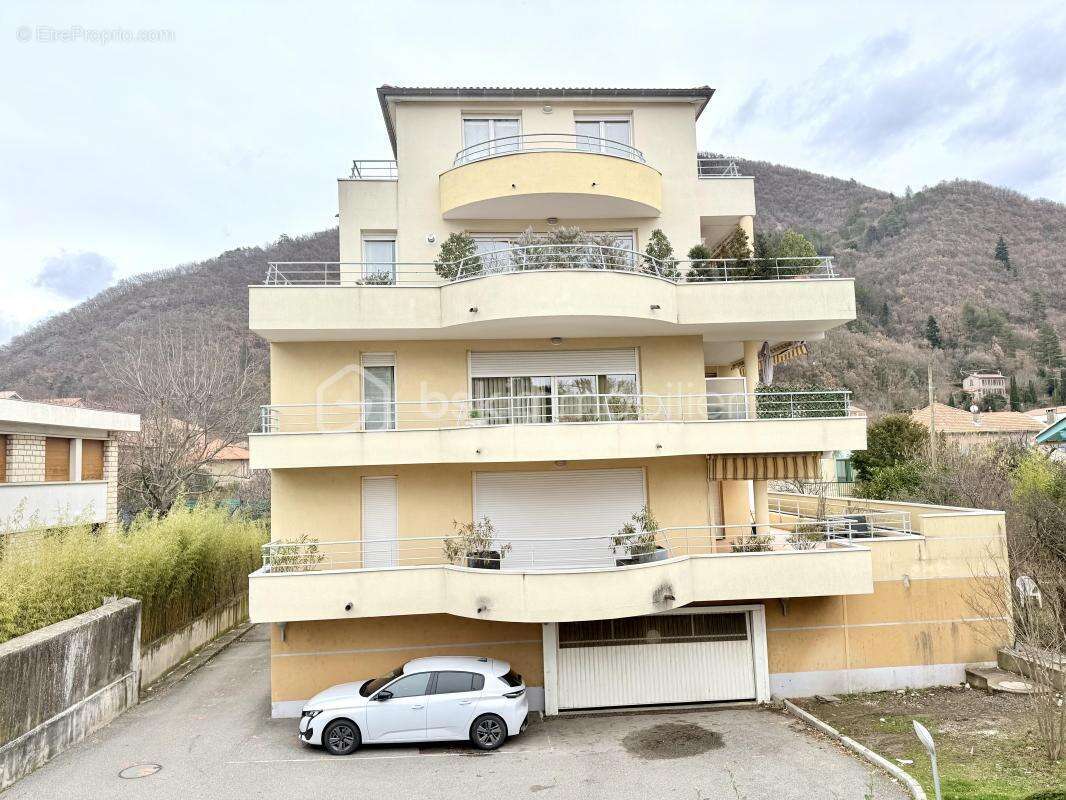 Appartement 3 pièces 66m² avec Balcon, Garage et Cave – Centre-ville de Digne-les-Bains (04) - photo 2