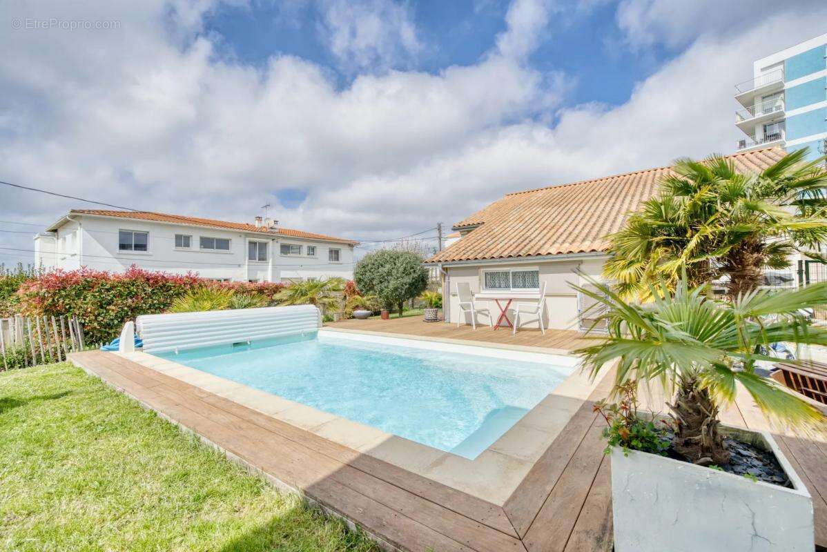 Maison à SAINT-GEORGES-DE-DIDONNE