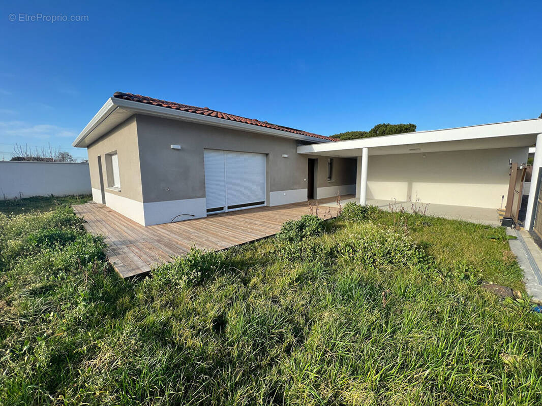 Maison à BRUGUIERES