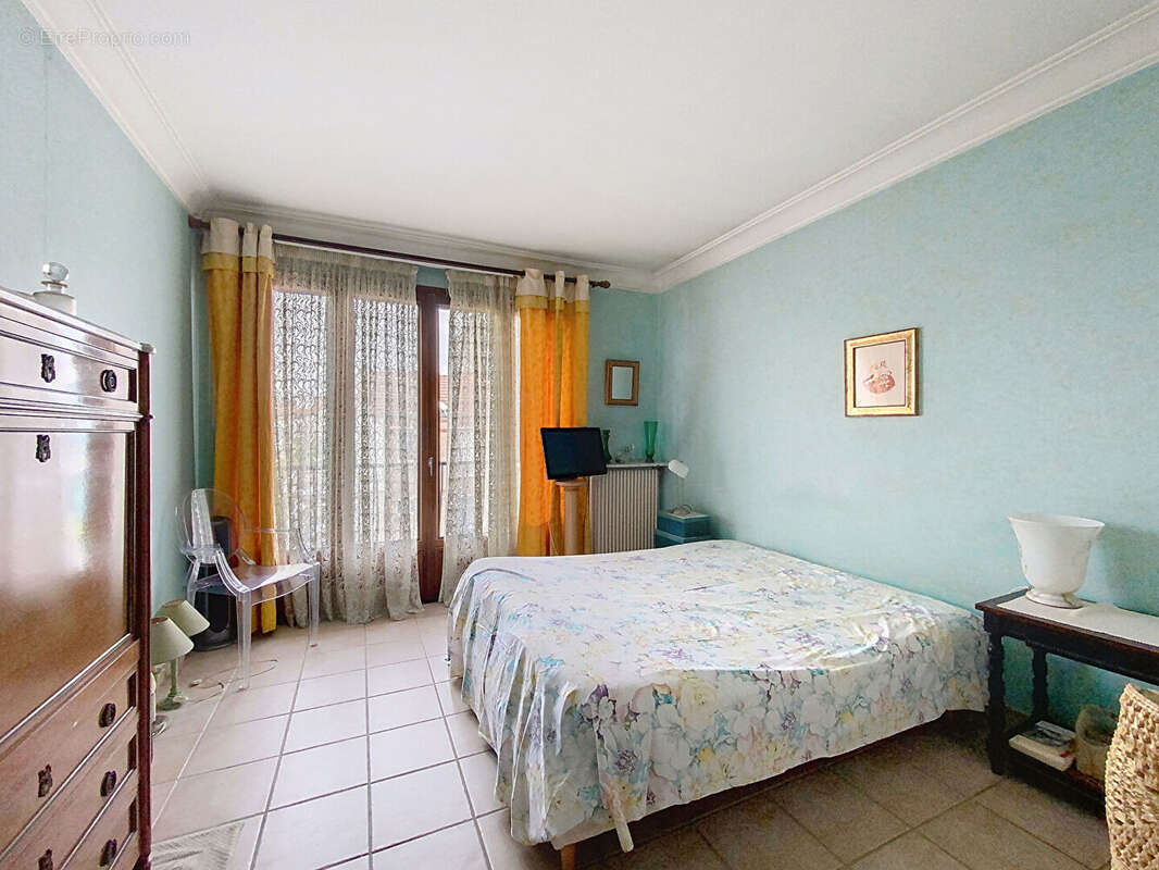 Appartement à SAINT-MAUR-DES-FOSSES