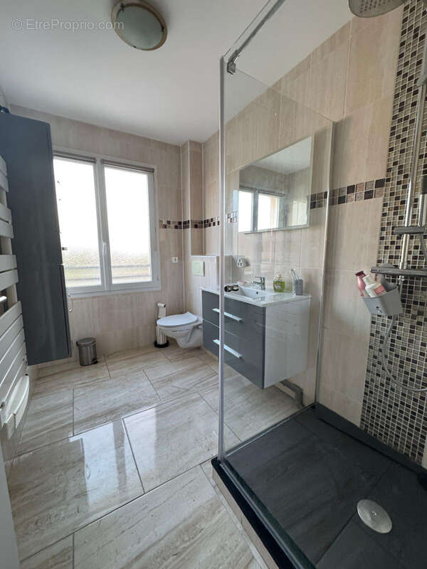 Maison à COUTEVROULT