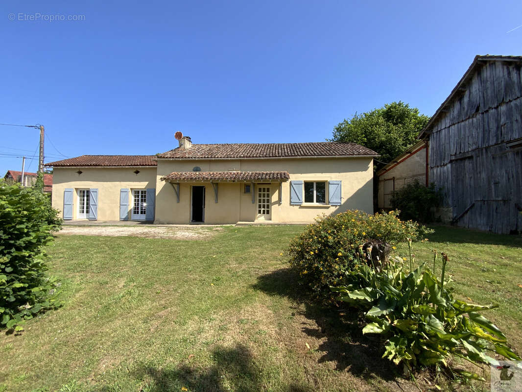Maison à LIORAC-SUR-LOUYRE