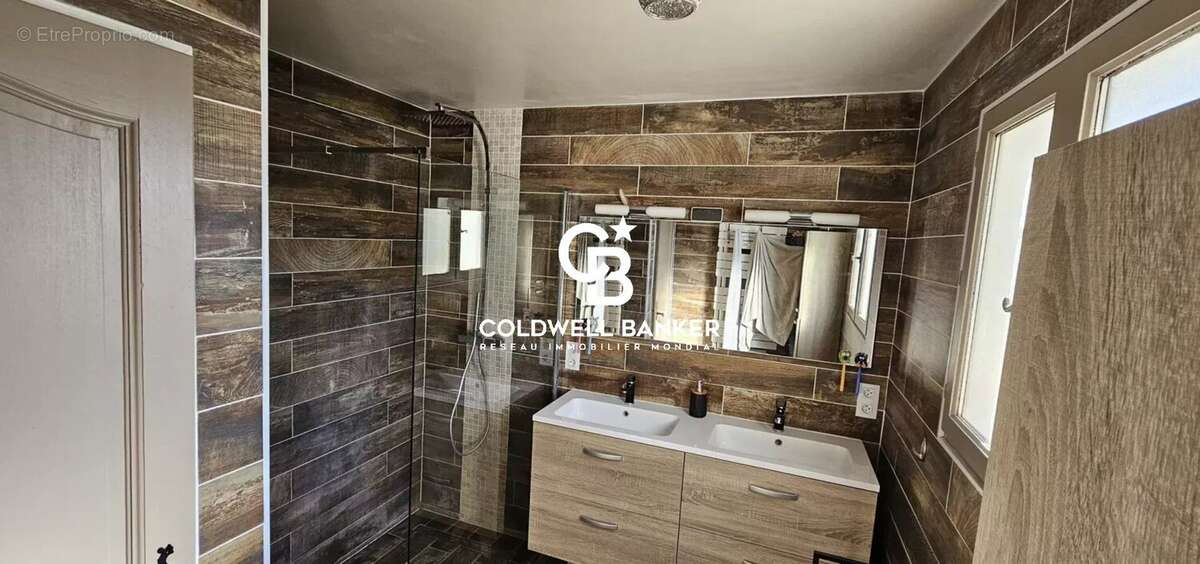 Maison à PUGET-SUR-ARGENS