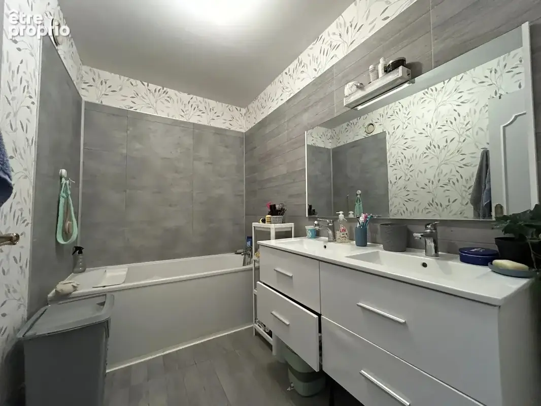 Lille – Appartement T4 DE 98 M² avec balcon et parking - photo 9