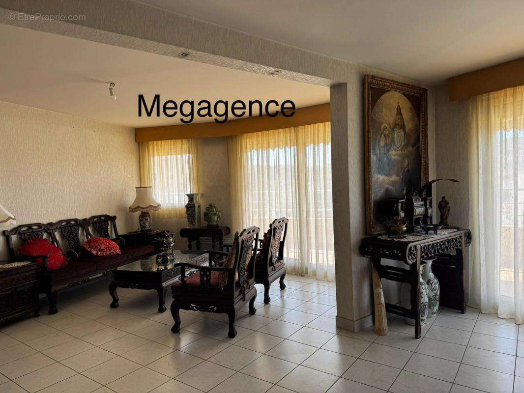 Appartement à HYERES