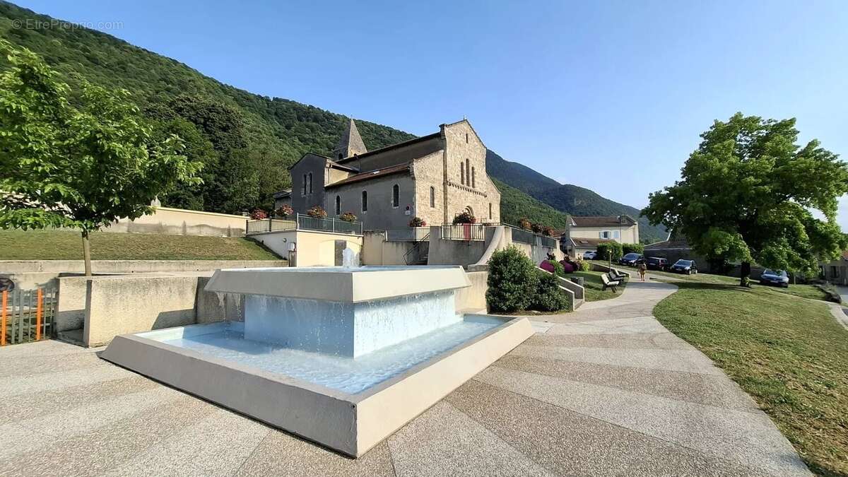 Maison à SAINT-GEORGES-DE-COMMIERS