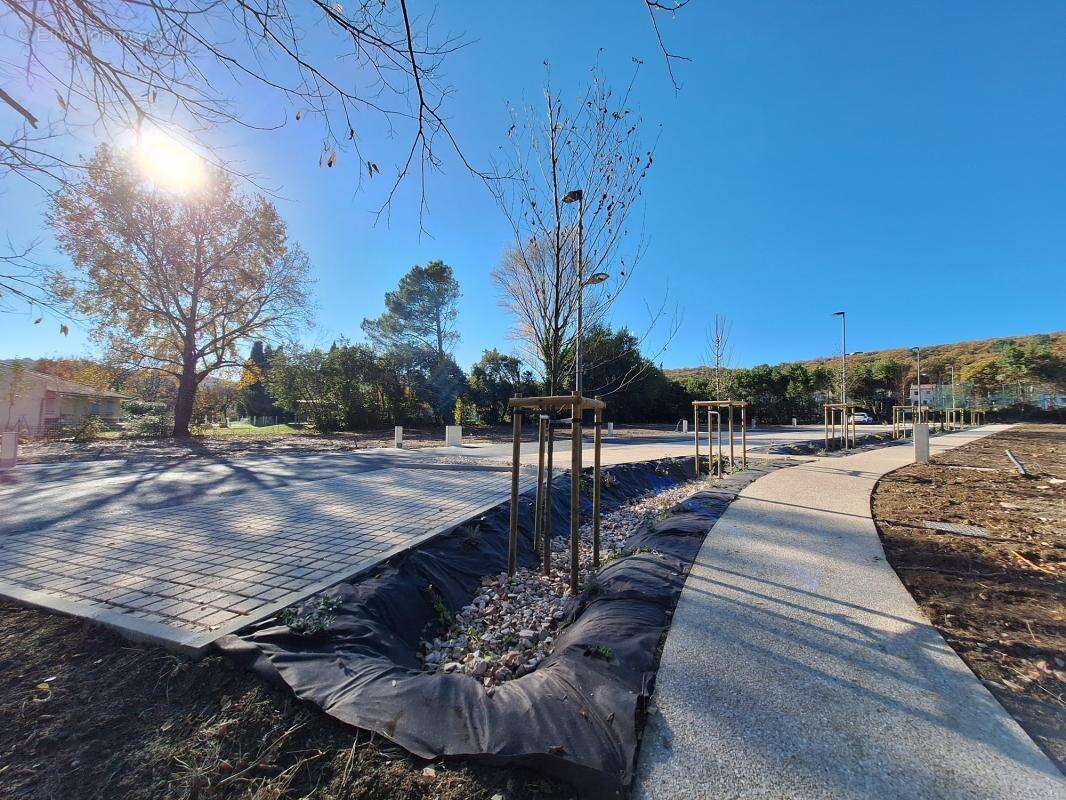 Terrain a batir de  339 m² viabilise et libre constructeur a saze - photo 9