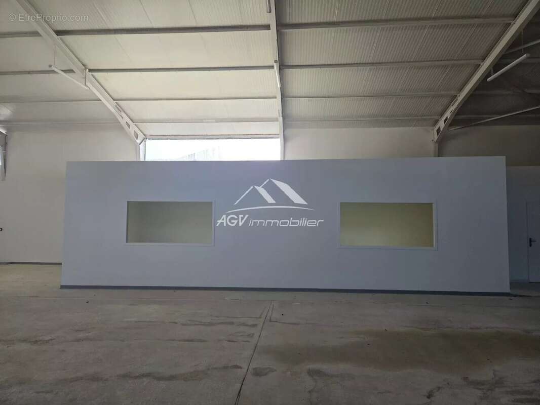 Commerce à SALINDRES