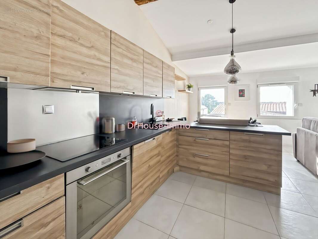 Appartement à POUSSAN