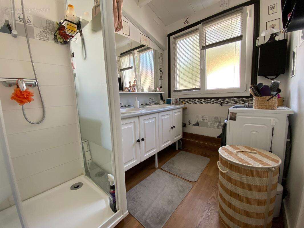 Maison à LES MATHES