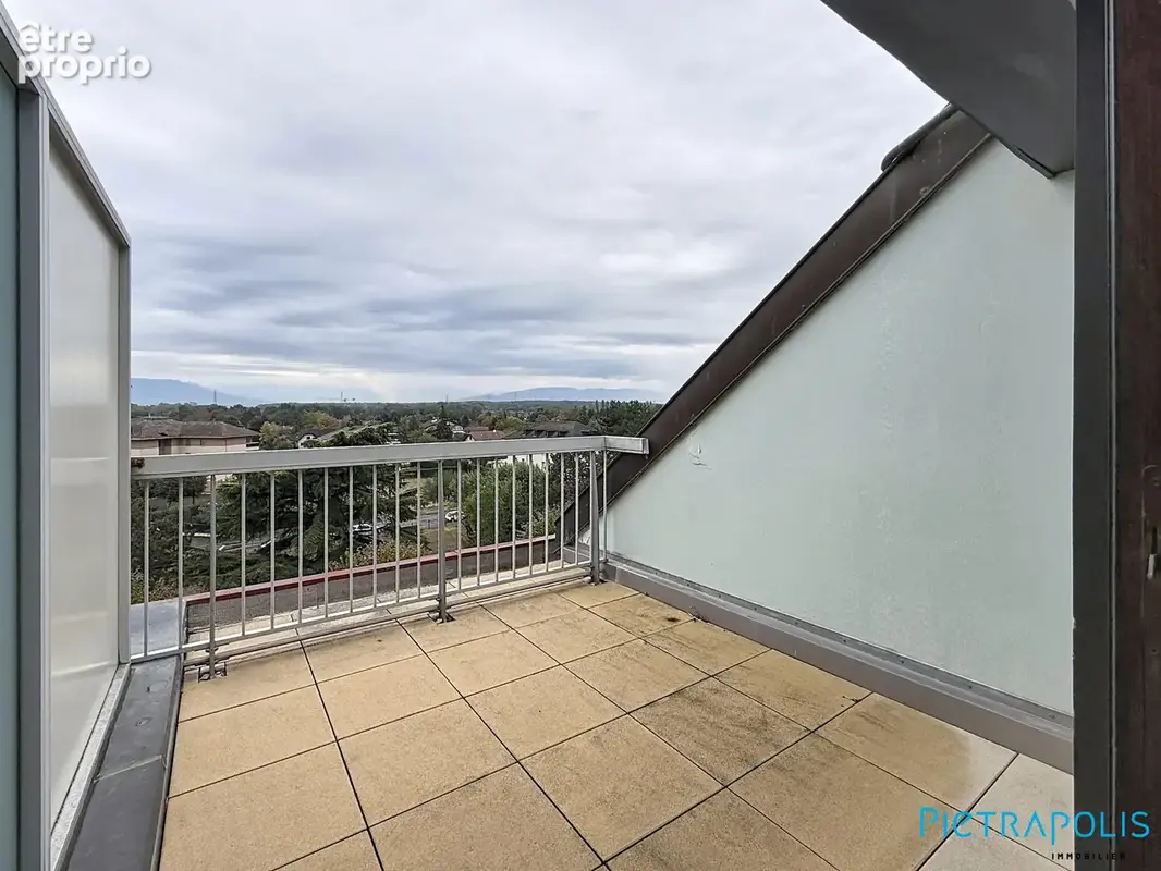 Appartement 2 pièces 82 m² à vendre à Divonne-Les-Bains (01220) - photo 4