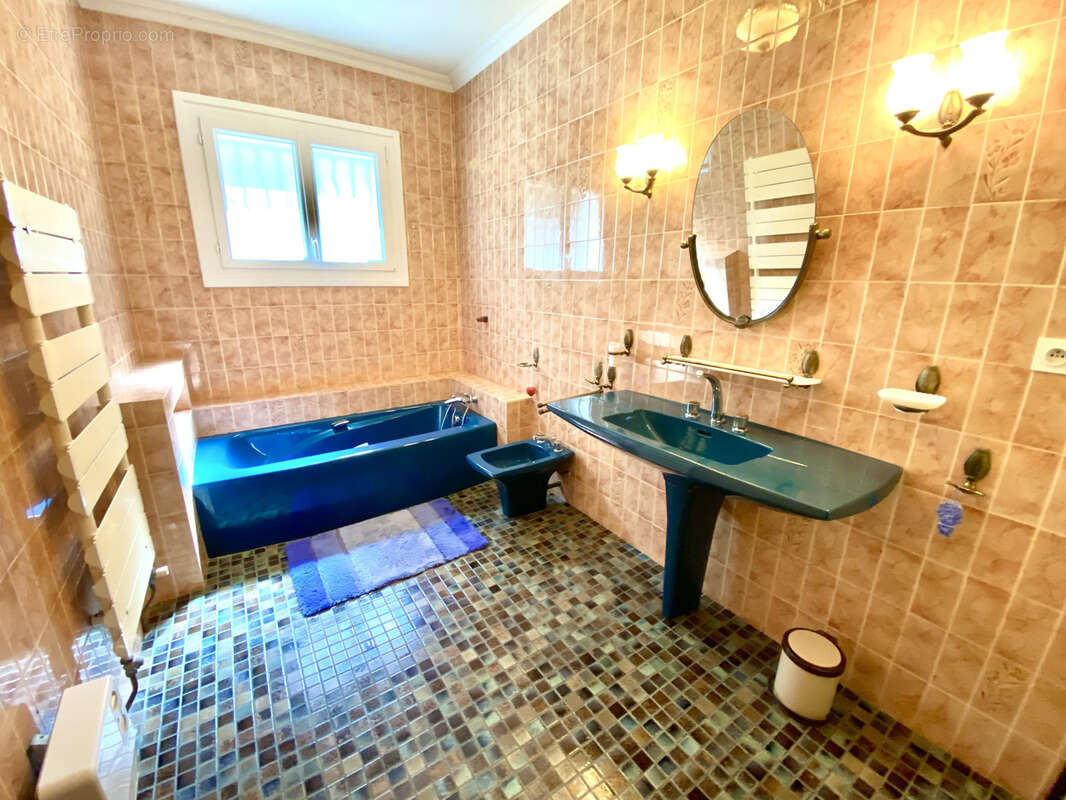 Maison à MONTELIMAR