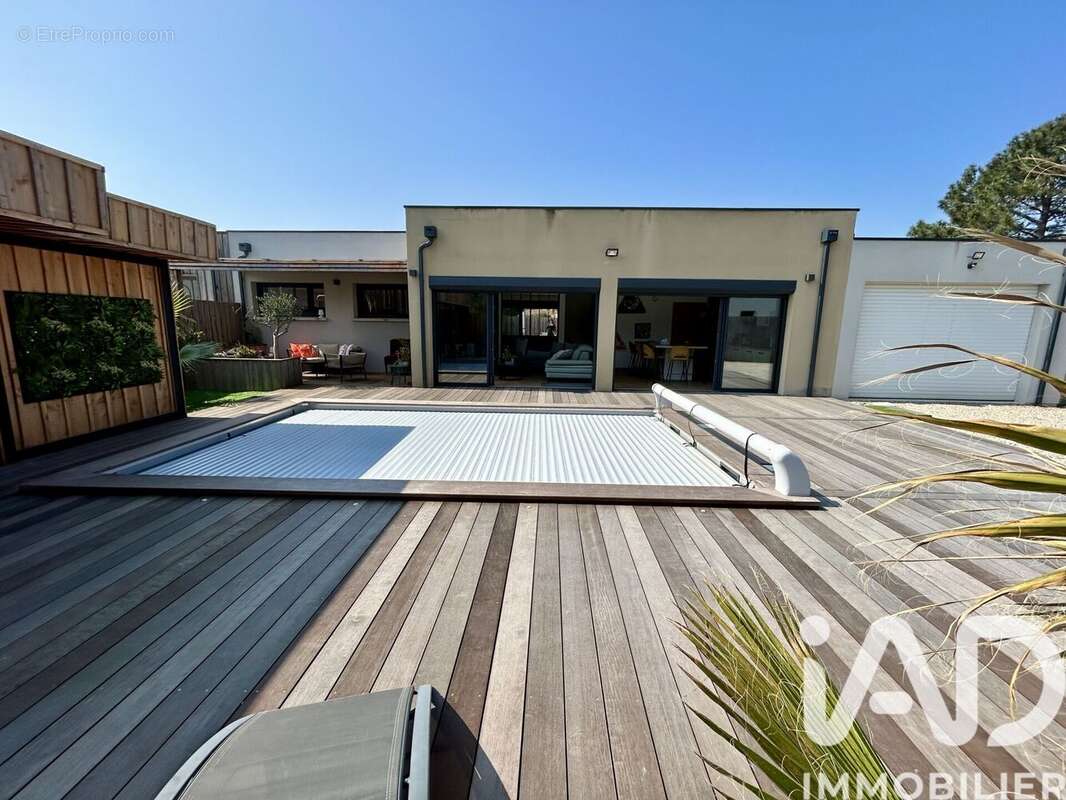 Photo 4 - Maison à VENDAYS-MONTALIVET