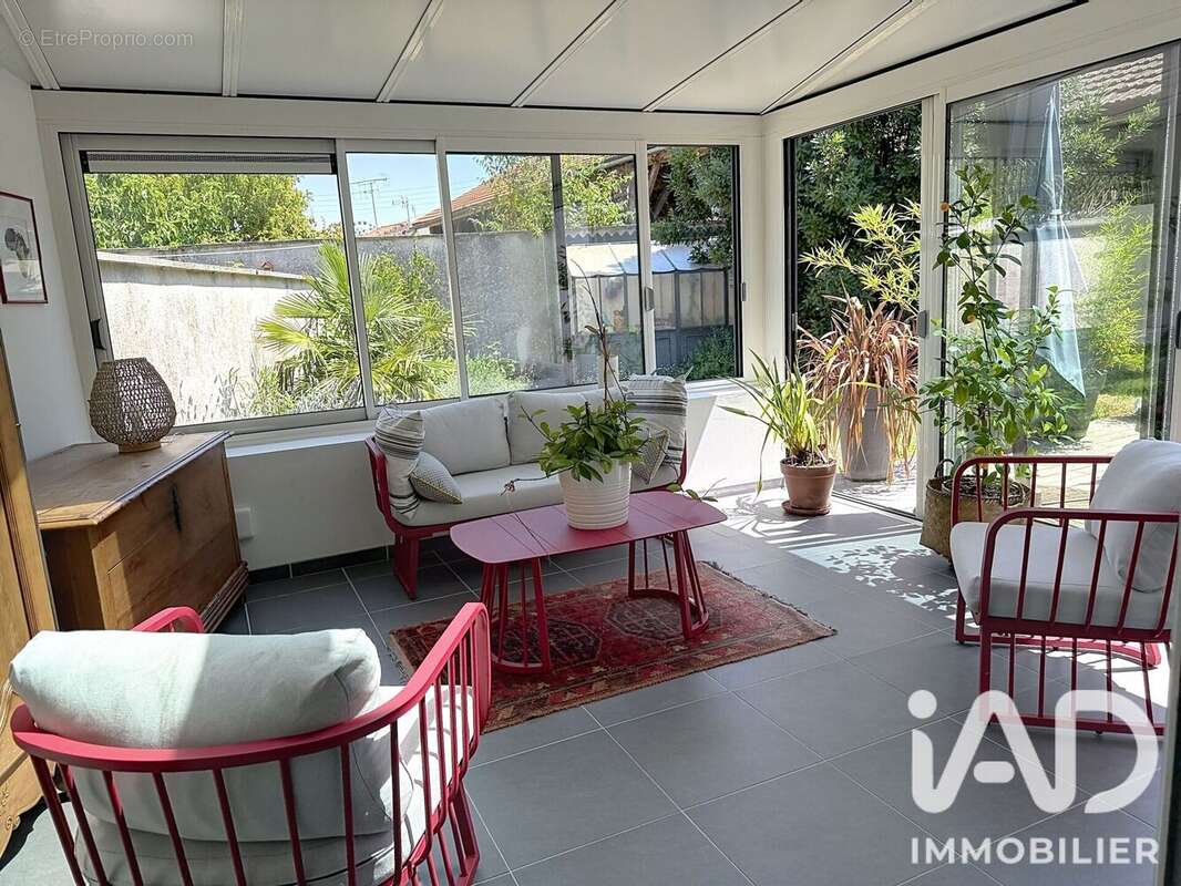 Maison 129 m² à Surgeres  - photo 3