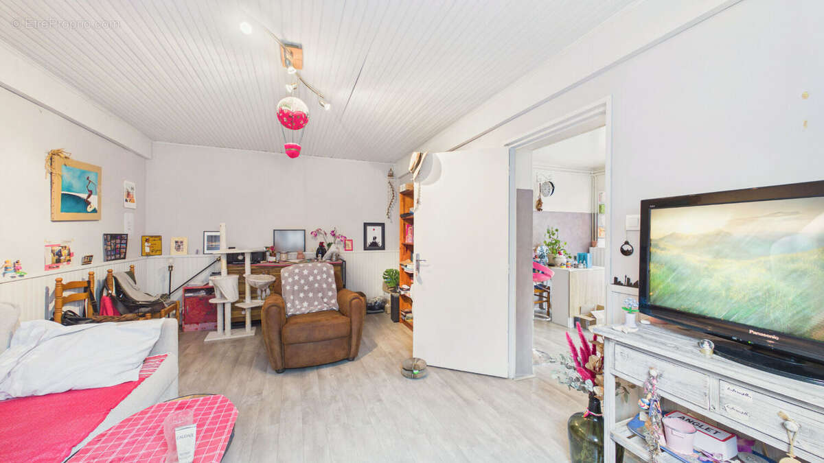 Anglet Montbrun - Maison de 117 m² sur un terrain de 508 m² - photo 13