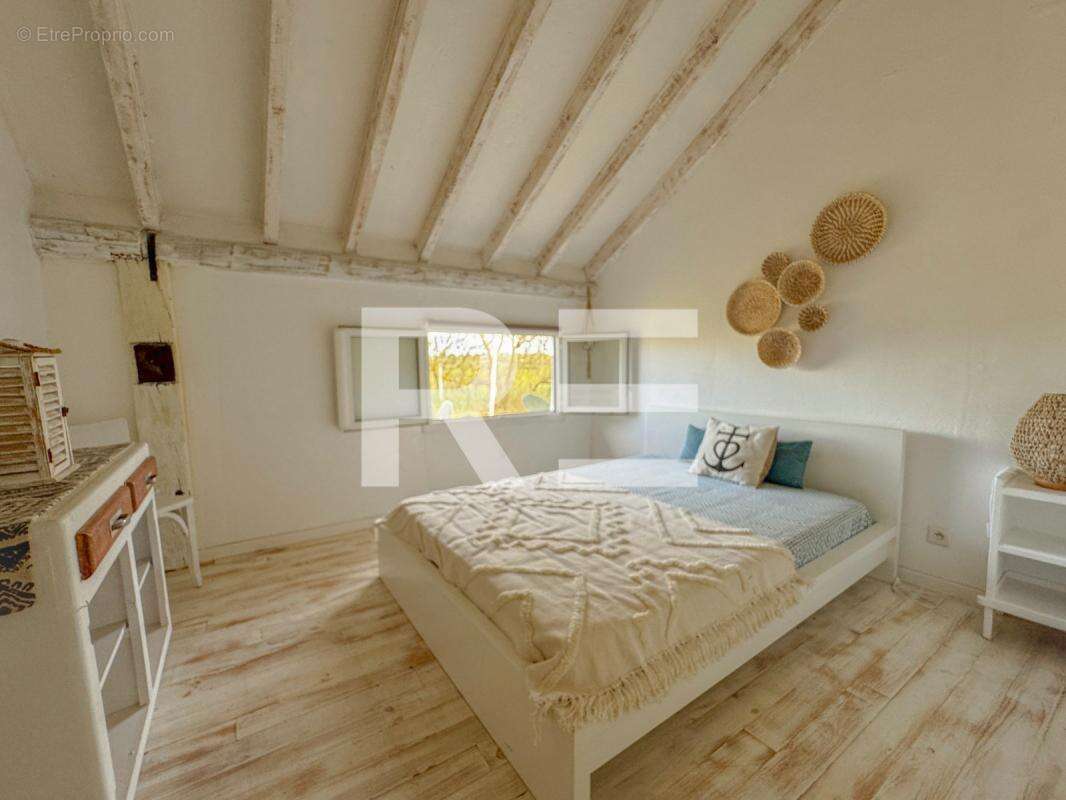 Maison à BELLEGARDE