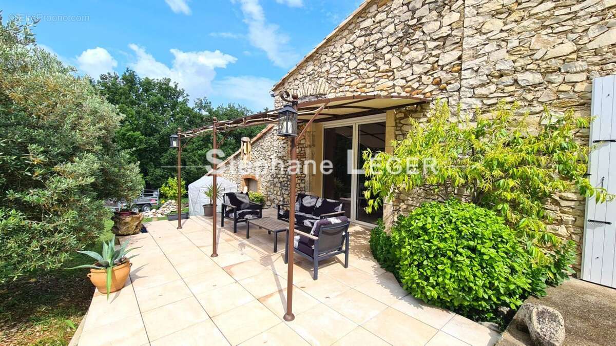 Maison à MONTELIMAR