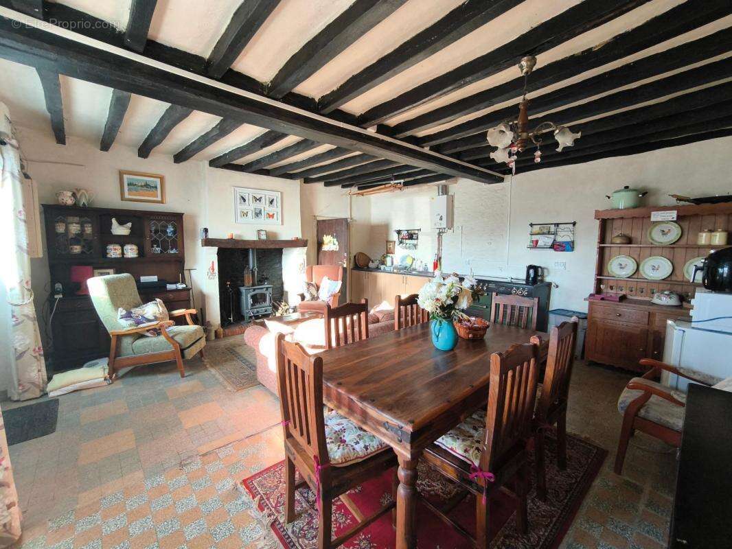 Maison à CHAZE-HENRY